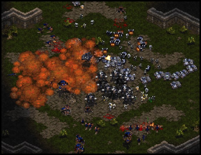 The swarm converges on my troops, i boldly and couragously run the hell away =]